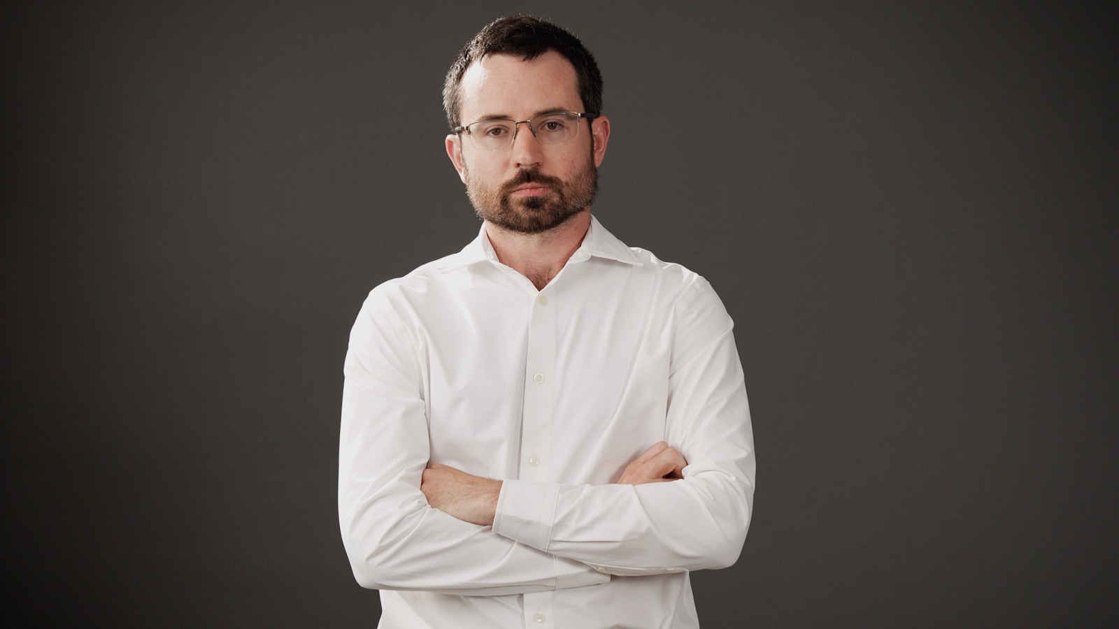 Daniel Kokotajlo speaking to camera in the studio.